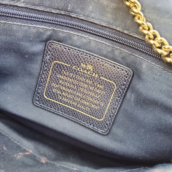 Coach Chain Crossbody Navy Pebbled Leather Gold Hardware - Picture 2 of 9